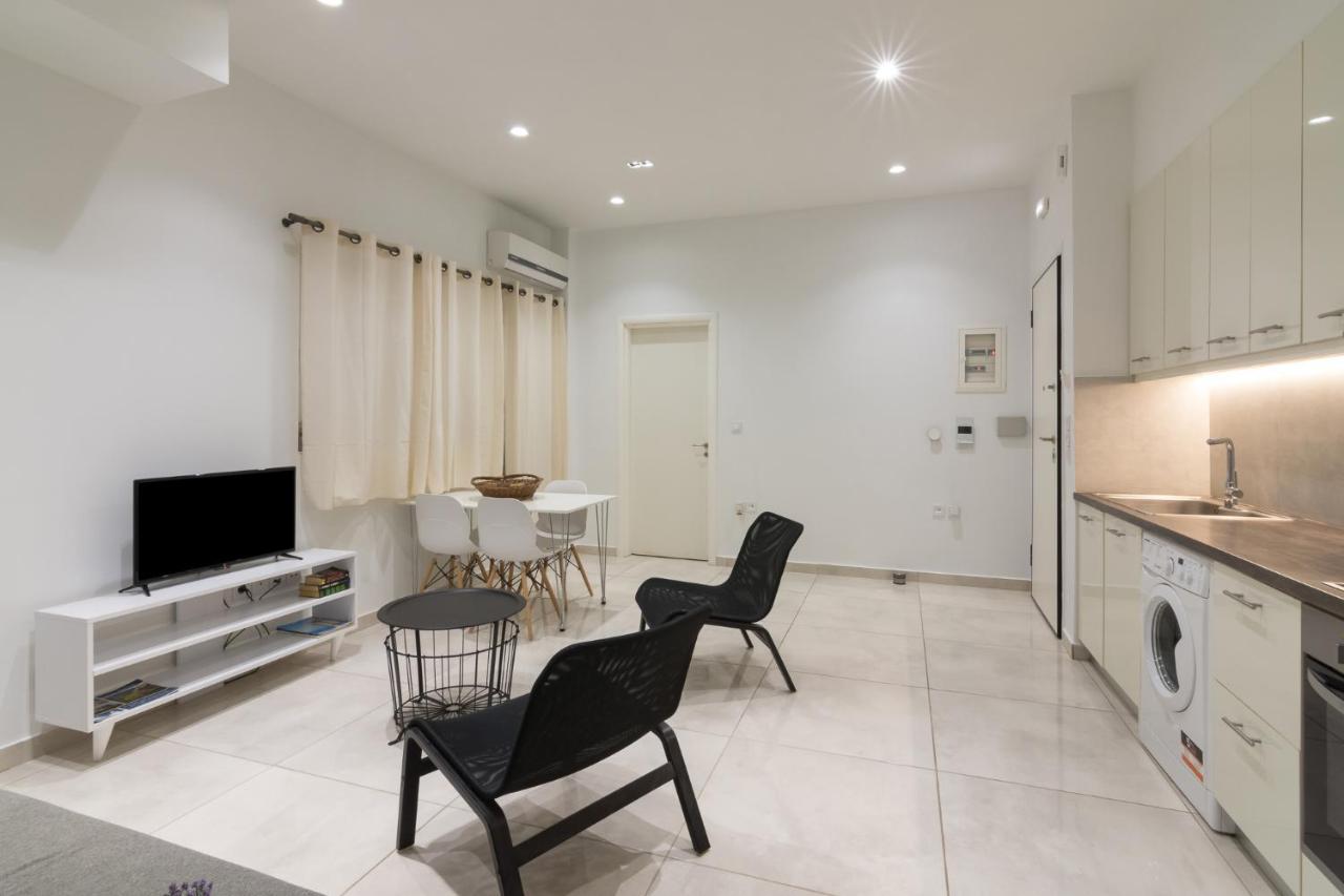 Classic One Bedroom Apartment B Athena Bagian luar foto