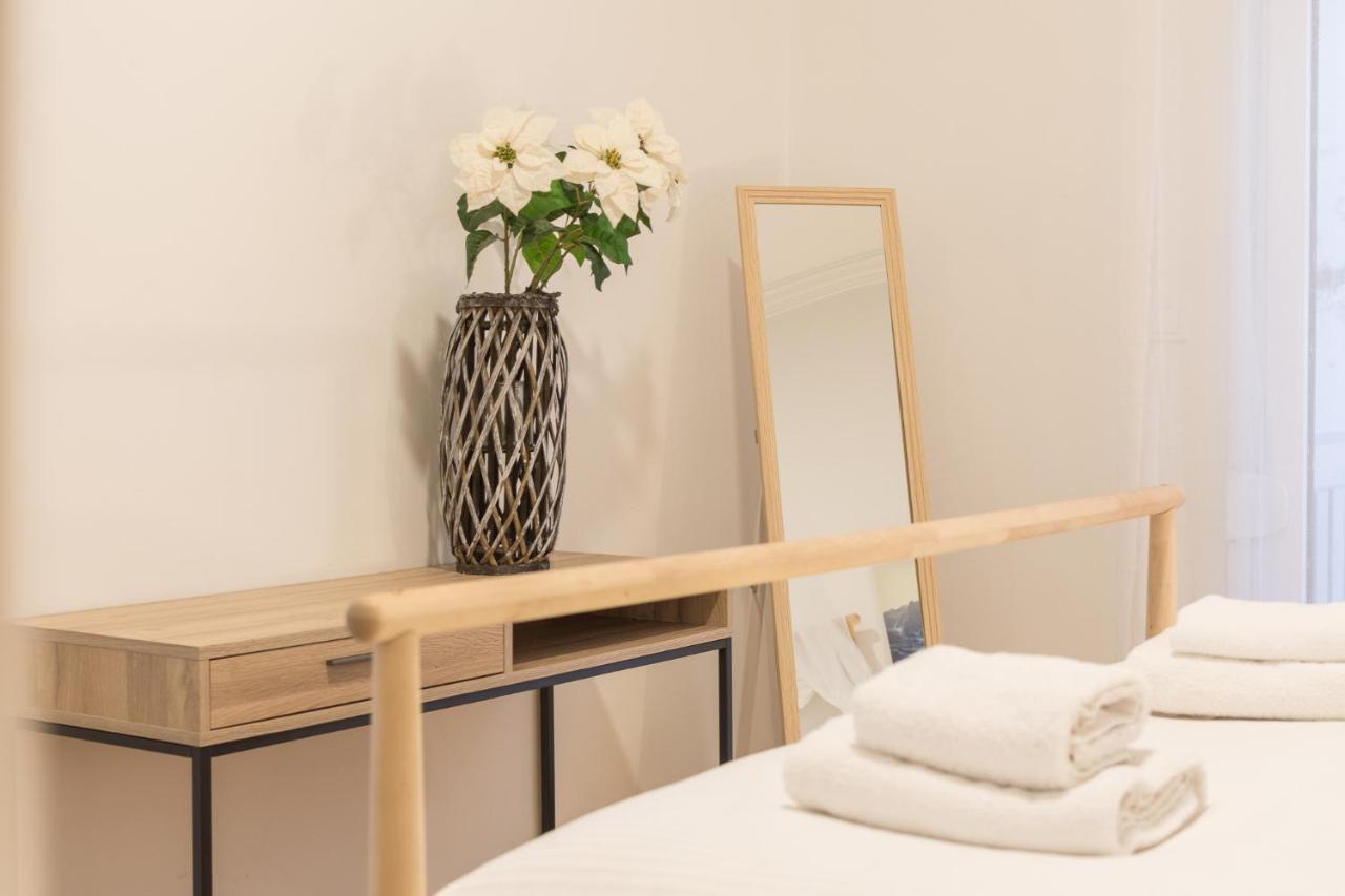 Classic One Bedroom Apartment B Athena Bagian luar foto